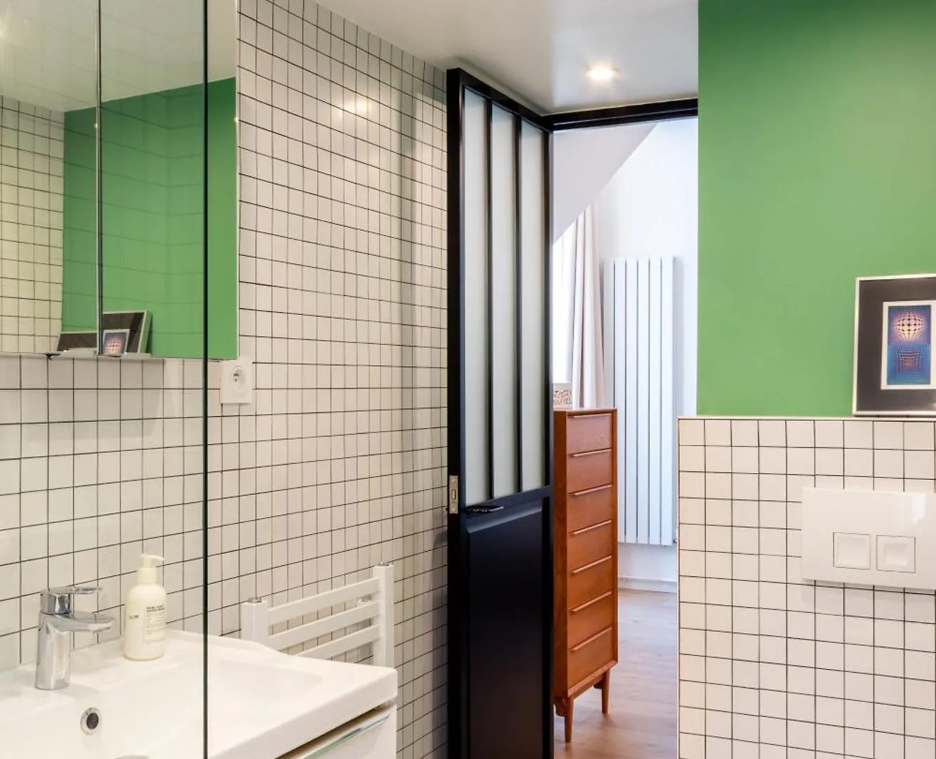 Spacious On The Champs-elysees Apartment Paris