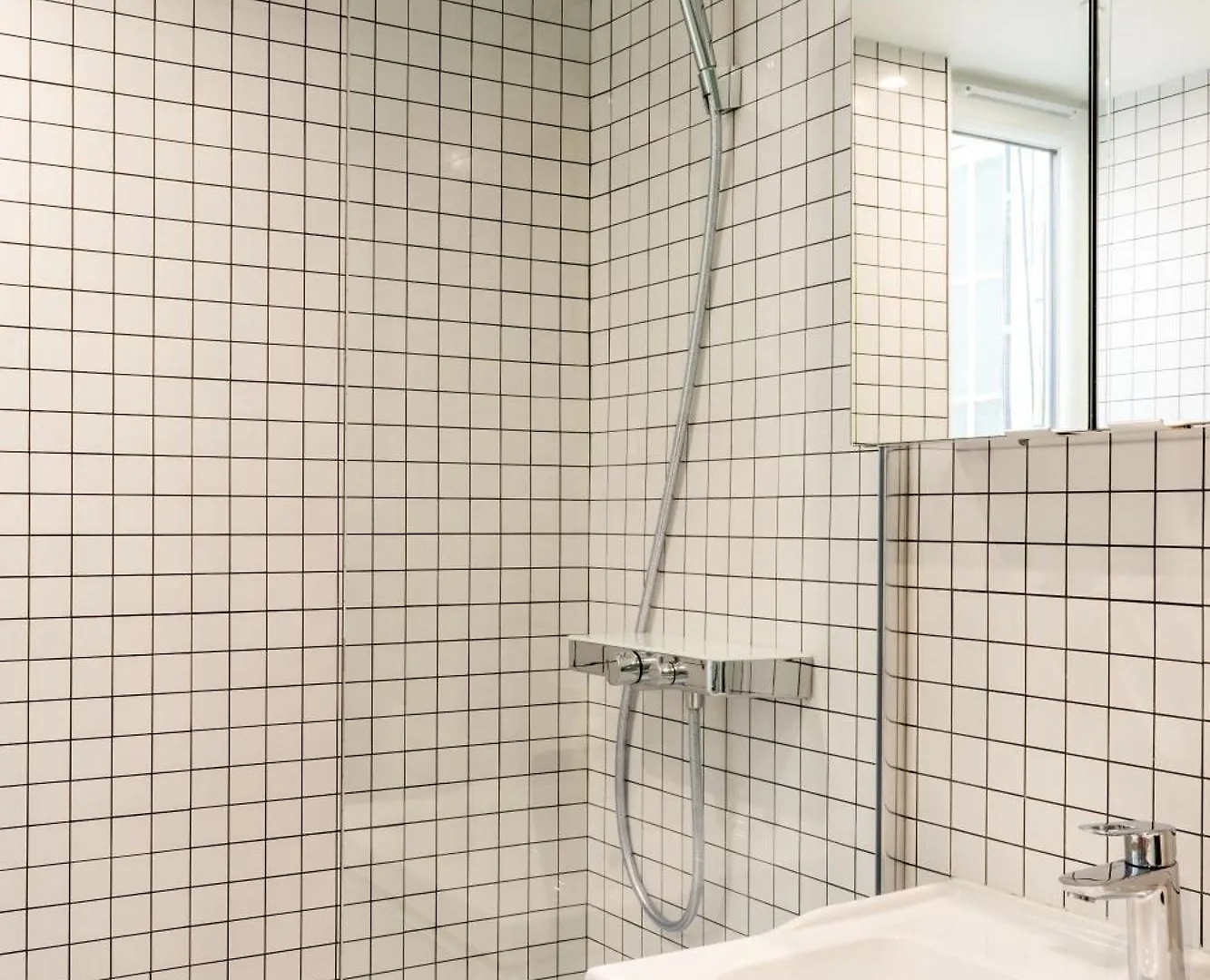 Spacious On The Champs-elysees Апартаменты